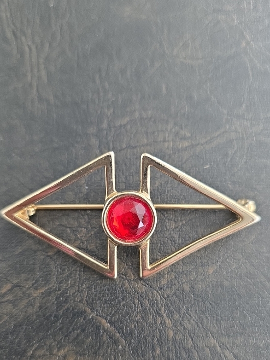 Vintage Brooch Jewelry - Vintage Art Deco MCM Geometric Gold-Tone Round Red Stone Center Brooch